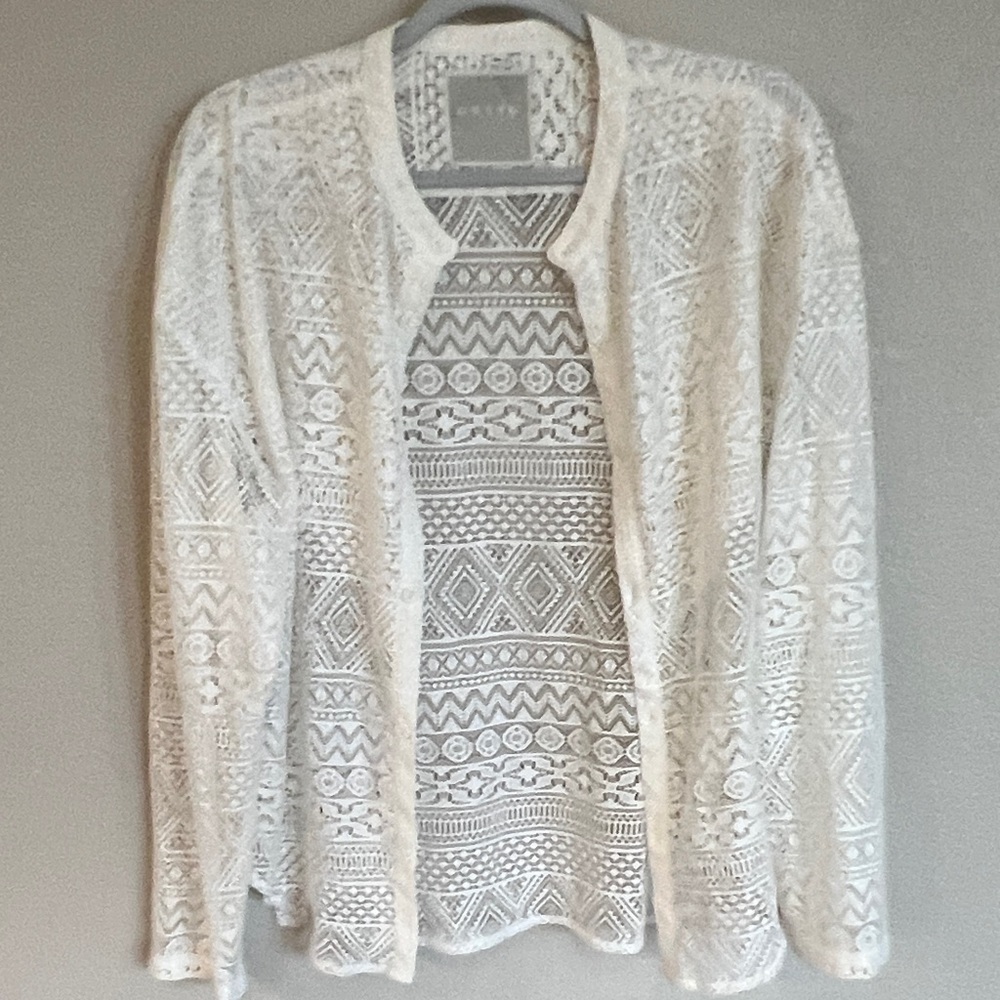 Orttu White Patterned Lace Top